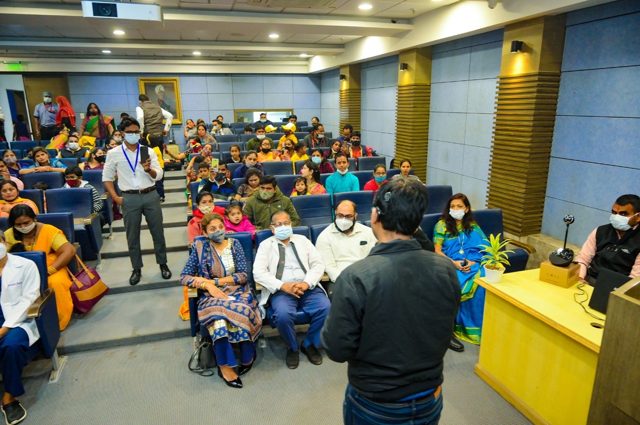 patient testimonials give speech